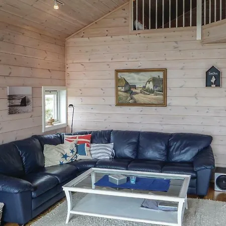 בית נופש Three-bedroom Holiday In *